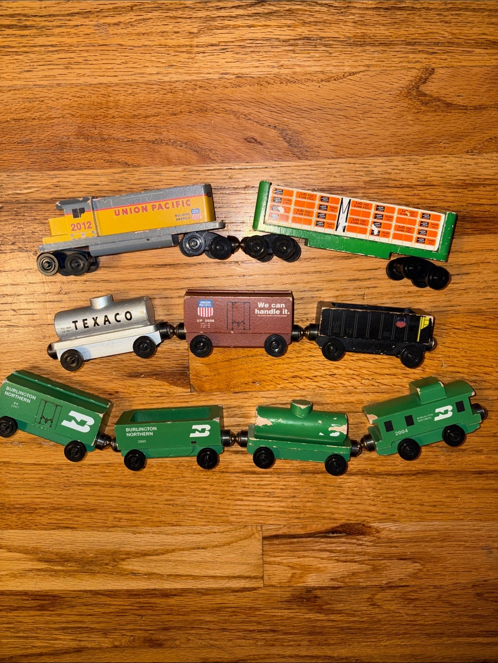 WHITTLE SHORTLINE RAILWAY Wooden Train Set Lot of 9 Engines and Cars